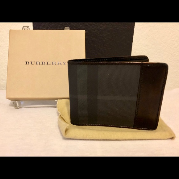 Burberry Other - Burberry bifold wallet